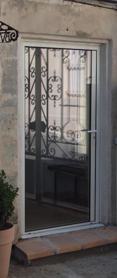 Le 26 Daire Nîmes Dış mekan fotoğraf